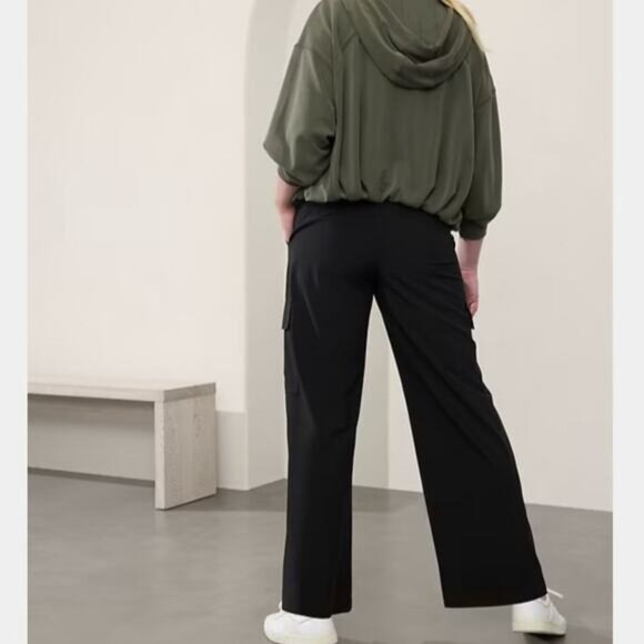 Athleta Brooklyn Heights High Rise Cargo Pant Size 6P - Picture 9 of 9